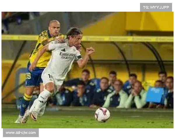 皇马为维尼修斯标价1亿欧，转会市场引关注