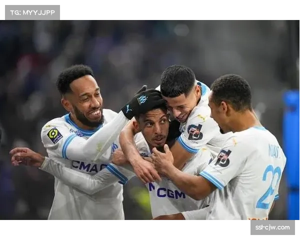 通讯：告别之战，梅斯主场为即将退役的队长乌多尔举办简短仪式